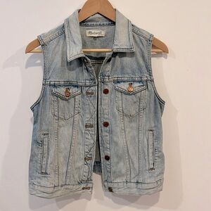 Madewell Denim Vest - Light wash - size Medium